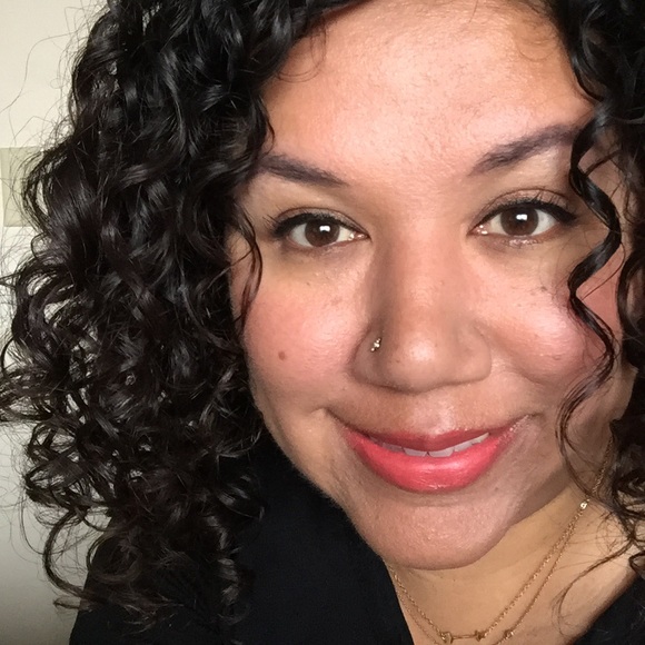 Meet your Posher, Pamela - Picture 1 of 2